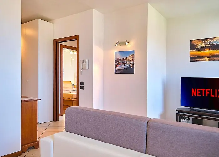 La Terrazza Sul - Mit Terrasse Mit Seeblick By Interhome Apartment