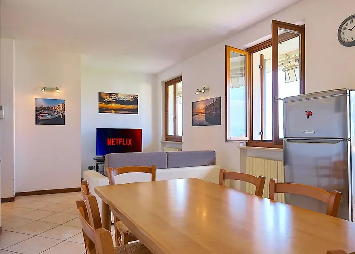 Apartment La Terrazza Sul - Mit Terrasse Mit Seeblick By Interhome *