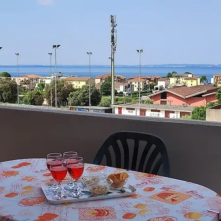 La Terrazza Sul - Mit Terrasse Mit Seeblick By Interhome