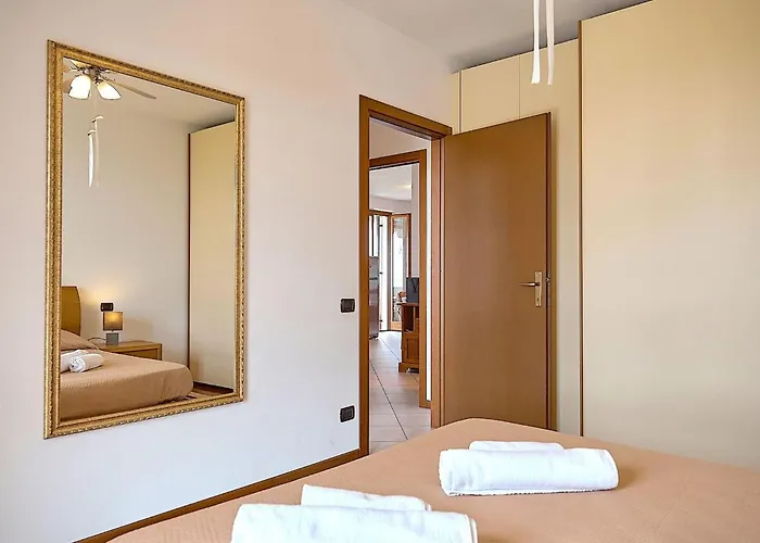 La Terrazza Sul - Mit Terrasse Mit Seeblick By Interhome アパート