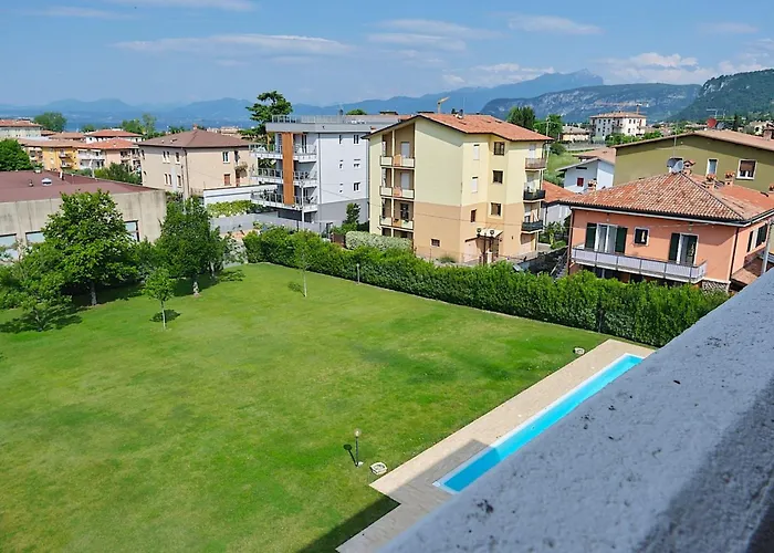 La Terrazza Sul - Mit Terrasse Mit Seeblick By Interhome アパート